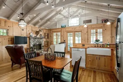 Image de Big Red Cottage at Treetops on Saugatuck Harbor - A Lakewood Lux Property