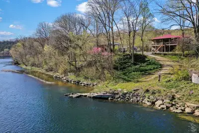 Image de Walk-in Norfork River Access! 6 Acres of Privacy! Old Charlie's on the Norfork River