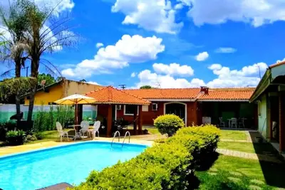 Image de Chácara com Wi-Fi, piscina e churrasq. em Atibaia