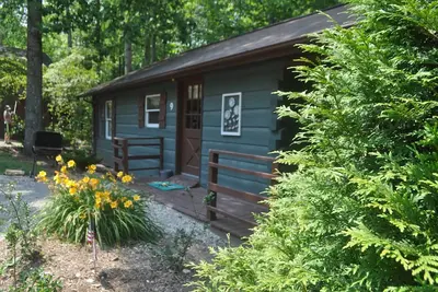Image de Log Cabin 9 at Osborn Boat Ramp on Patoka Lake