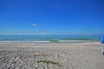 Manasota Beachfront Retreat 3