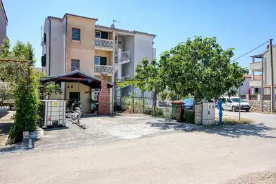 Image de Appartement de deux chambres avec le balcon et la vue sur le mer Biograd na Moru, Biograd (A-18665-c)
