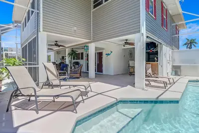 Image de 2 Living Spaces! Outdoor Area W/Private Heated Pool! Free Bikes! Over $100 of Free Daily Activities!