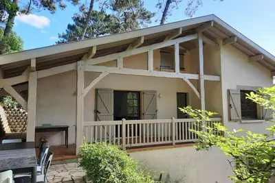Image de Maison spacieuse proche du lac d'Hossegor avec jardin, terrasse ensoleillée et studio indépendant