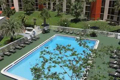 Image de Rejuvenate and Relax! Four Cozy Units Near SeaWorld! Pool, Breakfast, Parking!