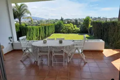 Image de Townhouse with magnificent views and private garden (between San Pedro and Estepona) WiFi