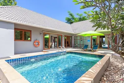 Image de (Sha+) 2 bedroom pool villa inside Nai Harn project
