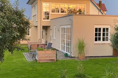 Image de Exclusives Ferienhaus mit 2 Getrennten-zusammenfügbaren Wohnungen