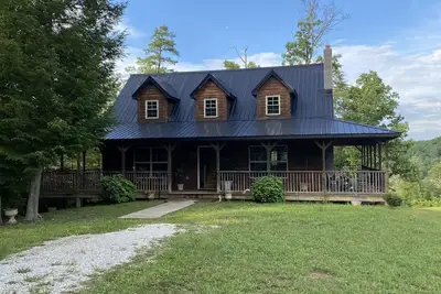 Image de Very peaceful 3 bedroom, 2 1/2 baths cabin within minutes of RRGorge and Nb.