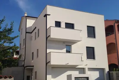 Image de House with 3 apartment, parking, private garden, near Pula center  and  beach