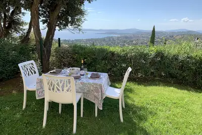 Image de Vue Mer et Piscine - Bel Appartement avec vue sur le Golfe de St Tropez