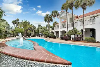 Image de Close to Beach~Golf Cart! Pet Friendly Home! Pool! Destiny West