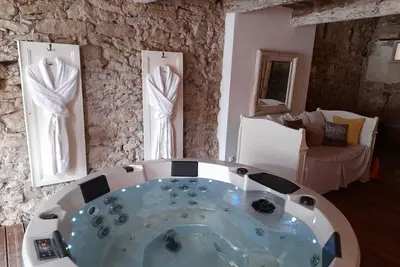 Image de Le gîte de Sainte Valière  ( piscine, Spa  et climatisation)