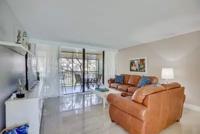 Image de Renovated Ocean Village Condo_ Private Patio with Pool and Beach Access