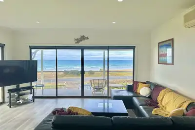 Image de Seaspray Beach House - Pet Friendly - 50m to Beach