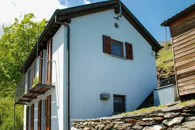 Image de Belle maison de vacances privée avec Wifi, patio, animaux admis, vue panoramique et parking