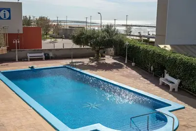 Image de Agréable appartement pour 4 personnes avec Wifi, climatisation, piscine, Tv, balcon et parking