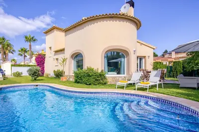 Image de Belle maison de vacances privée avec Wifi, climatisation, piscine privée, Tv et parking