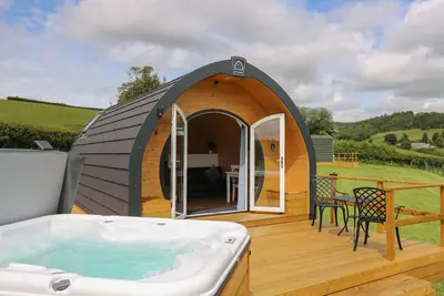 Image de Seren, romantic, with hot tub in Llandrindod Wells