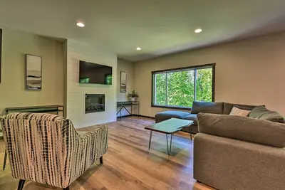 Image de Modern Nisswa Escape w/ Deck: Walk to Gull Lake!