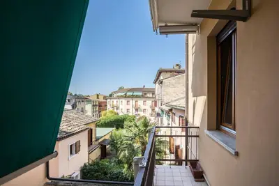 Appartement \"Loggia Family\" dans le centre de Bardolino avec Wi-Fi, climatisation et balcon