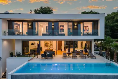 Image de Luxury Taboo Villa & Spa in Medulin for 8 people with heated pool / wellness & sea view