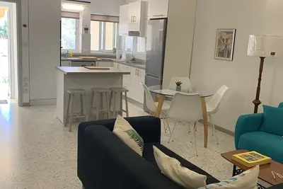 Image de Stunning getaway 1 min from the beach at Zonqor area