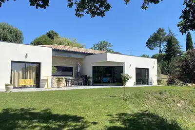 Image de Villa moderne, piscine a debordement