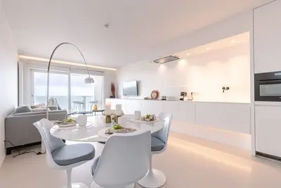 Image de Huswell - Cozy modern studio with magnificent sea-view