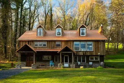 Hatch, 6bd/3ba, 2 kit, perfect for groups, 500ft of S. Holston River Frontage