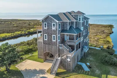 Image de Positive Latitude Obx - Views, Waterfront, elevator, all en suites
