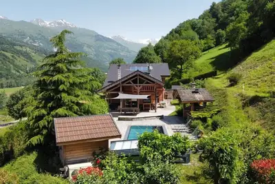 Image de Chalet savoyard d'exception avec piscine chauffée