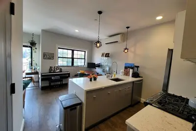 Image de Rare 2 Bed 2 Bath Top Floor Luxury Condo W/D/Dish