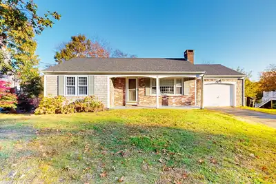 Image de Classic Coastal Retreat W/ Free WiFi, Beach Access Nearby, Sunroom & Back Patio