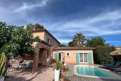 Image de Le Brusc - Air-conditioned house with swimming pool - 8 people, 4 bedrooms