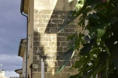Image de Atypique Appartement Climatise Situe Dans Le Centre Historique De Montaren