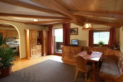 Image de Apartment for 4 (1 bedroom, 1 bed-sitting room) - Guesthouse - Pension Hölzl