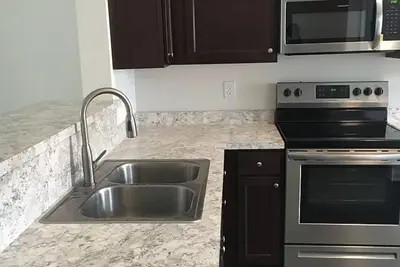 Image de 9 Minutes to the Beach Entire Home 2 Bedroom, 2. 5 Bath Unfurnished