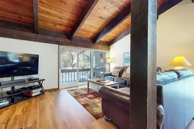 Image de Pet-Friendly Deluxe, Washer/Dryer. Near The Village! Great Complex Amenities
