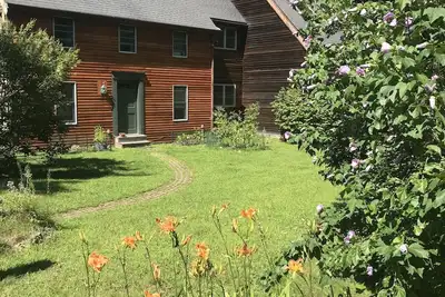 Image de Home in the woods - Big, Acreage, Nature Oasis, King Bed, Giant Windows