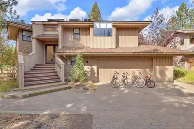 Rustic two story home with ac, private, Hot tub!