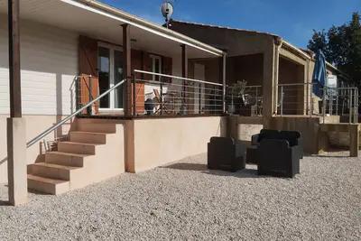 Image de agréable gîte dans une chêneraie à Ginasservis