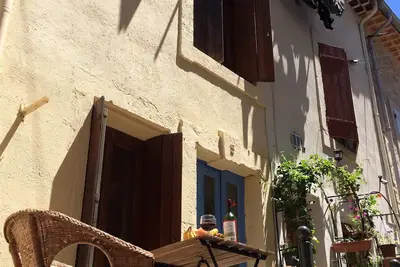 Image de Medieval townhouse in historic village