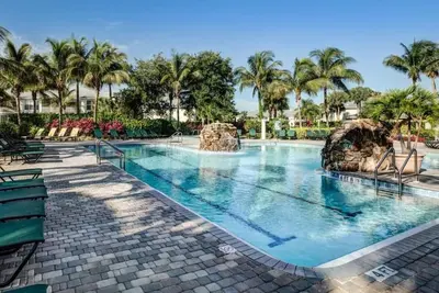 Image de Naples, Fl. Lely Resort Gorgeous 2 bed, plus den sleeps 6. Free Golf till 10/15