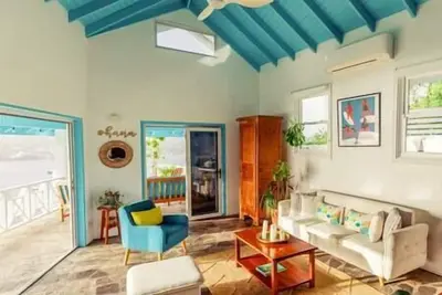 Image de Two Bedroom Beachview Apartment w\/Pool