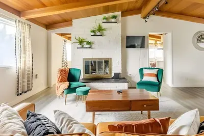 Image de Serene Retreat by SeaTacAirport 8br+5bth