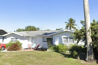 Image de Quiet, Peaceful, Beachy Waterfront Home