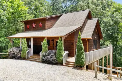 Image de 3-Story Mountain Modern with 2 Fireplaces-Creek-GameRoom-Arcade