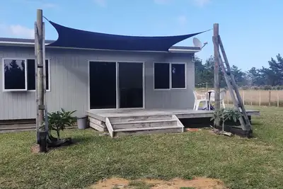 Image de Peaceful private modern 1 bedroom house in country side.