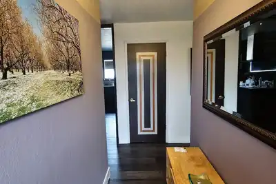 Image de Newly Remodeled Furnished Upper 1250sq unit